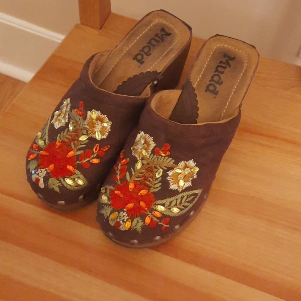 Clogs by Mudd